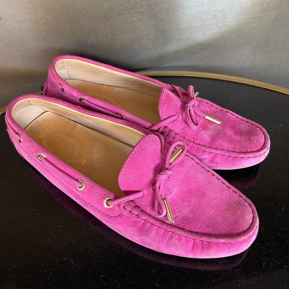 Tod’s hot pink loafers